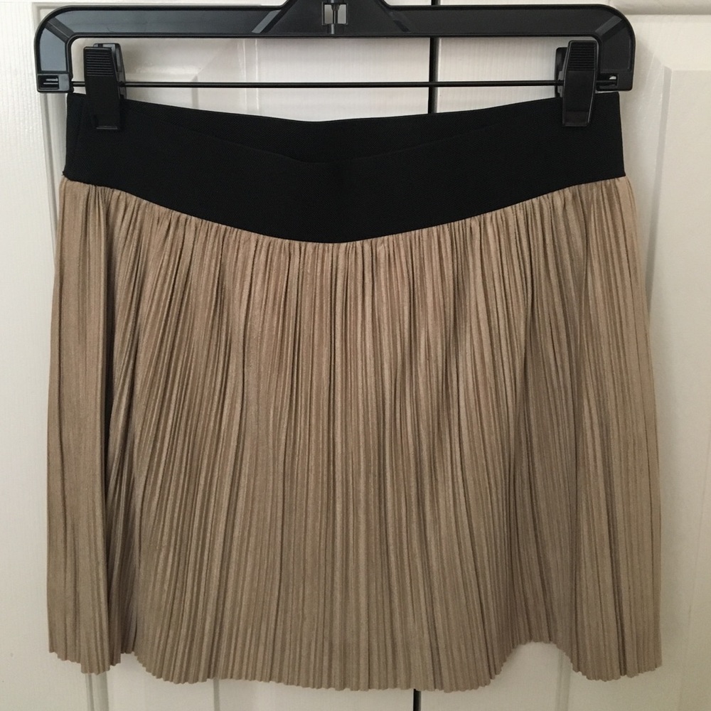 BCBG champagne velvet mini skirt